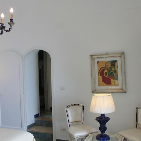 Queen View Apartment - No Kitchen Позитано Экстерьер фото