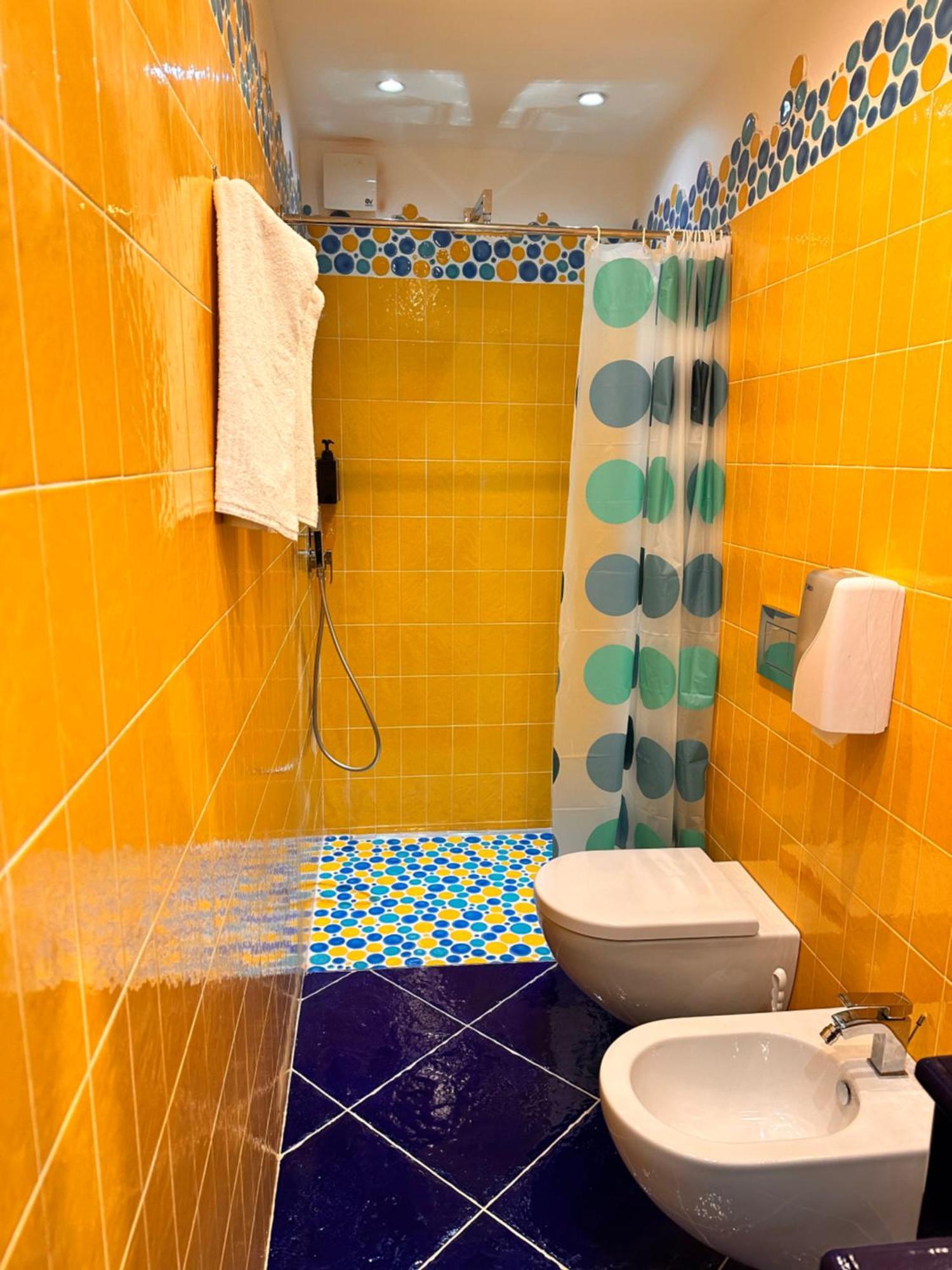 Queen View Apartment - No Kitchen Позитано Экстерьер фото