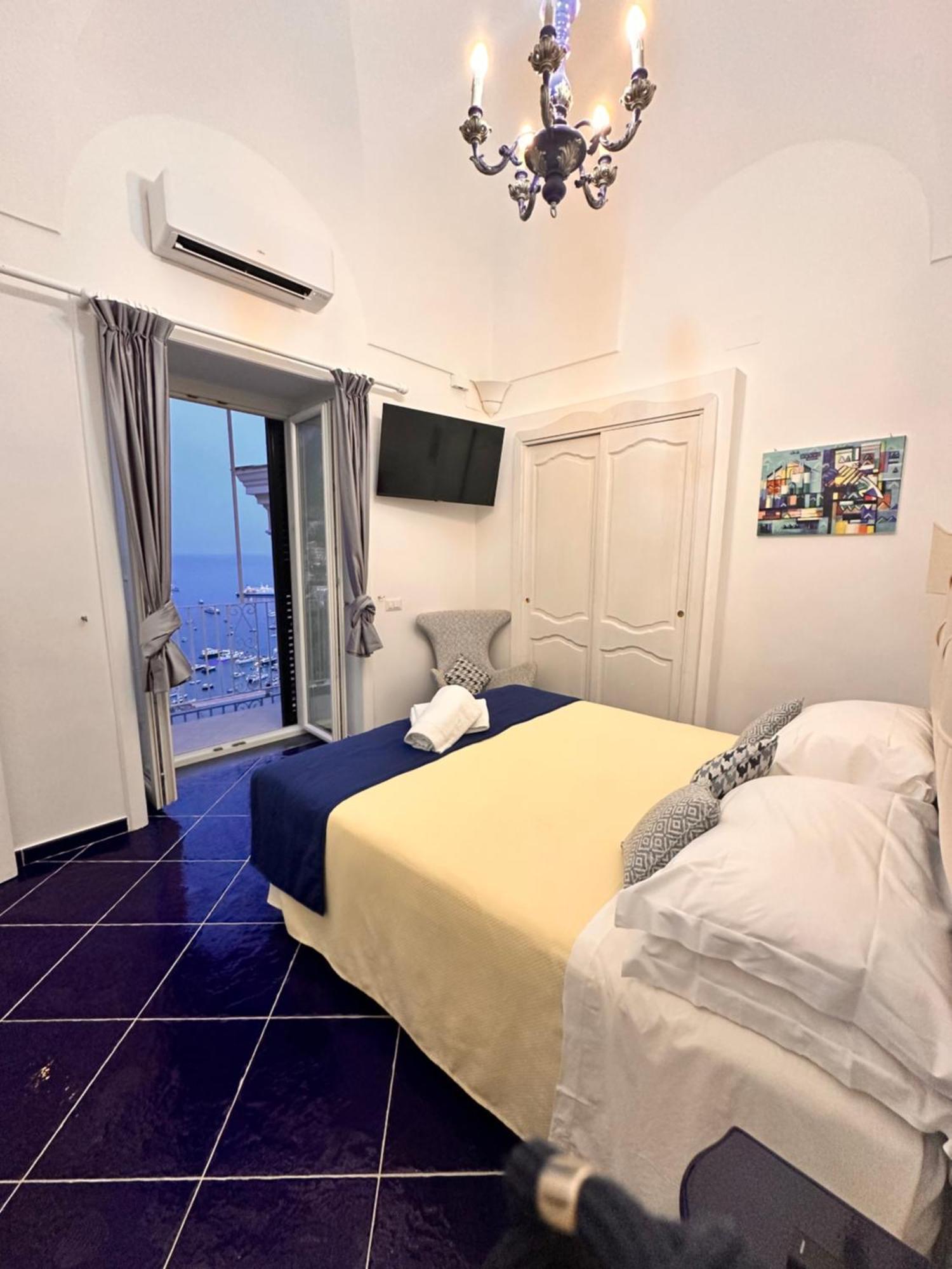 Queen View Apartment - No Kitchen Позитано Экстерьер фото