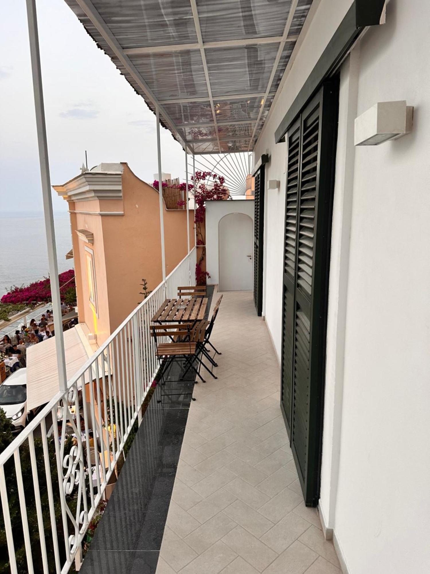 Queen View Apartment - No Kitchen Позитано Экстерьер фото