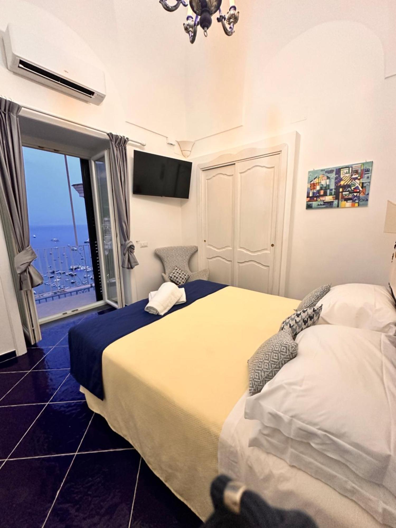 Queen View Apartment - No Kitchen Позитано Экстерьер фото